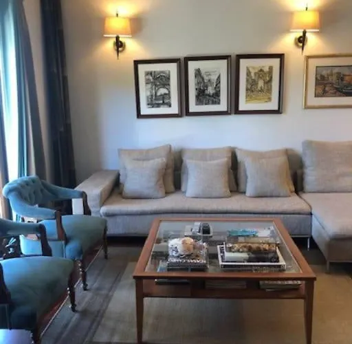 Avilla. Luxo E Charme.